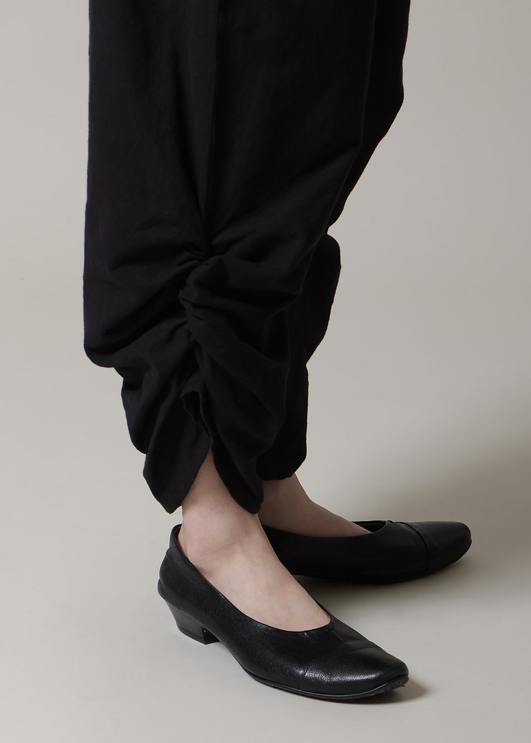 Sculpted Twisted Hem PT 56dt Khadi