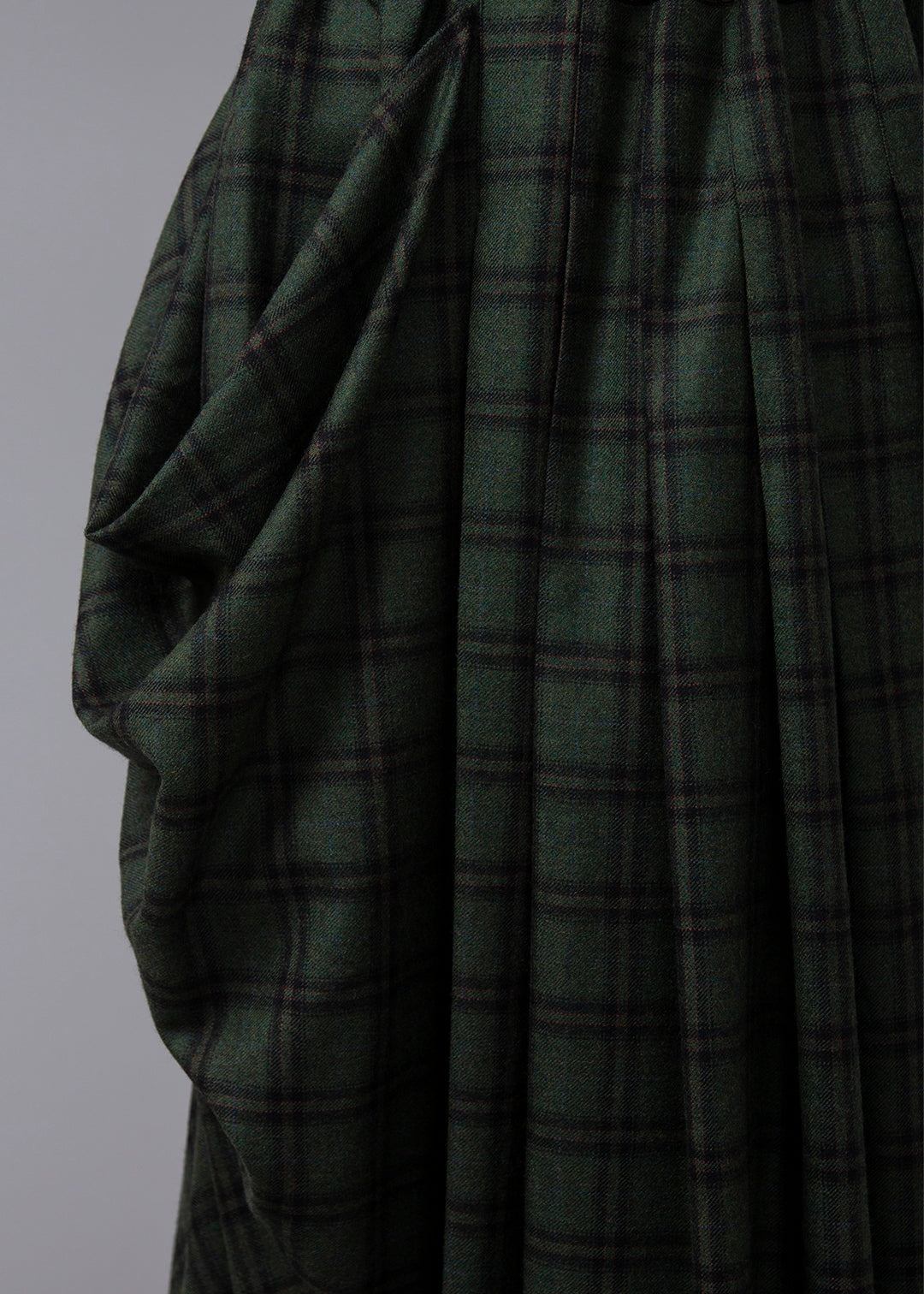 Sculpted Drape Tuck SK Winterella