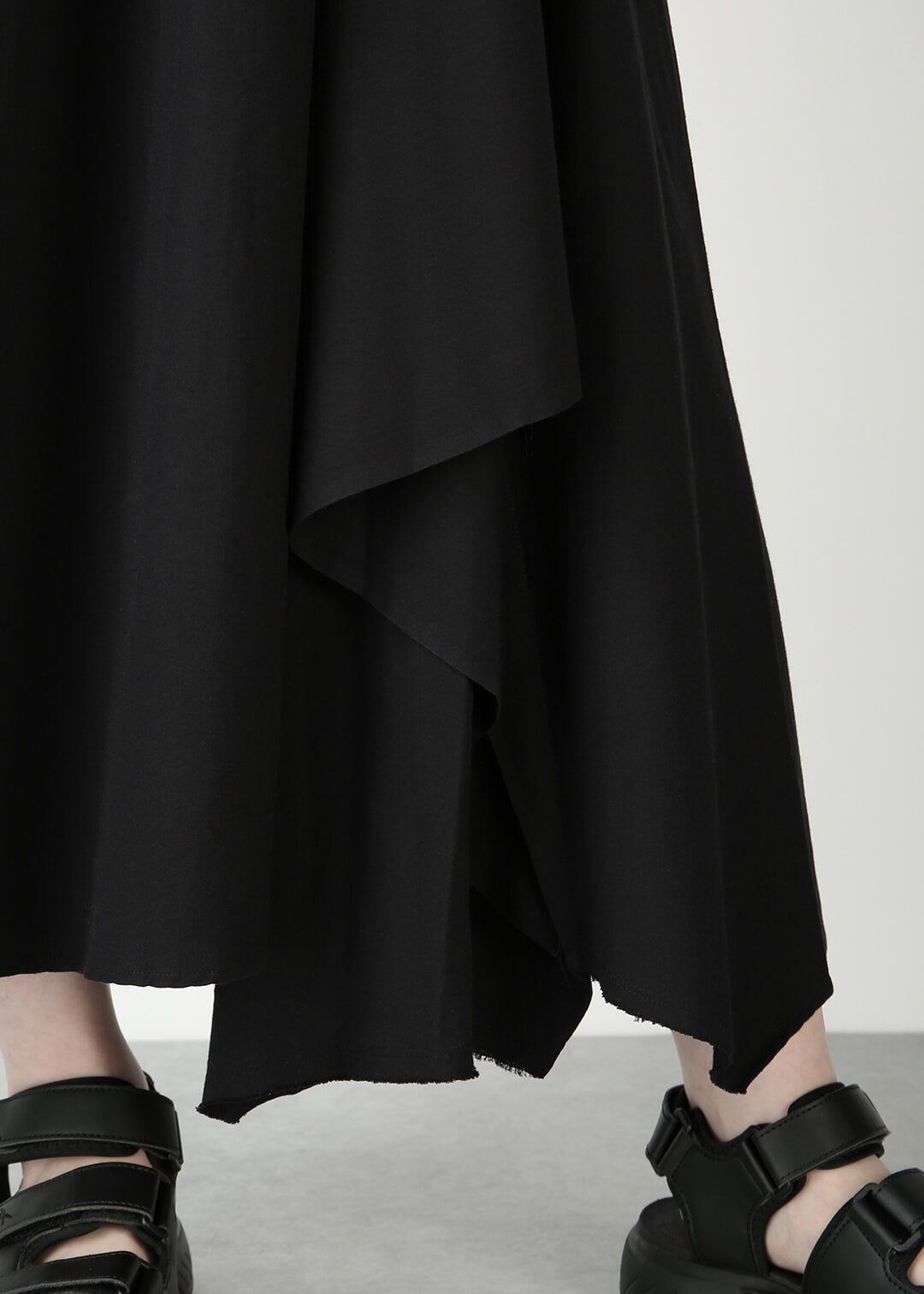 Yuragi Asymmetry Skirt 150tw Khadi