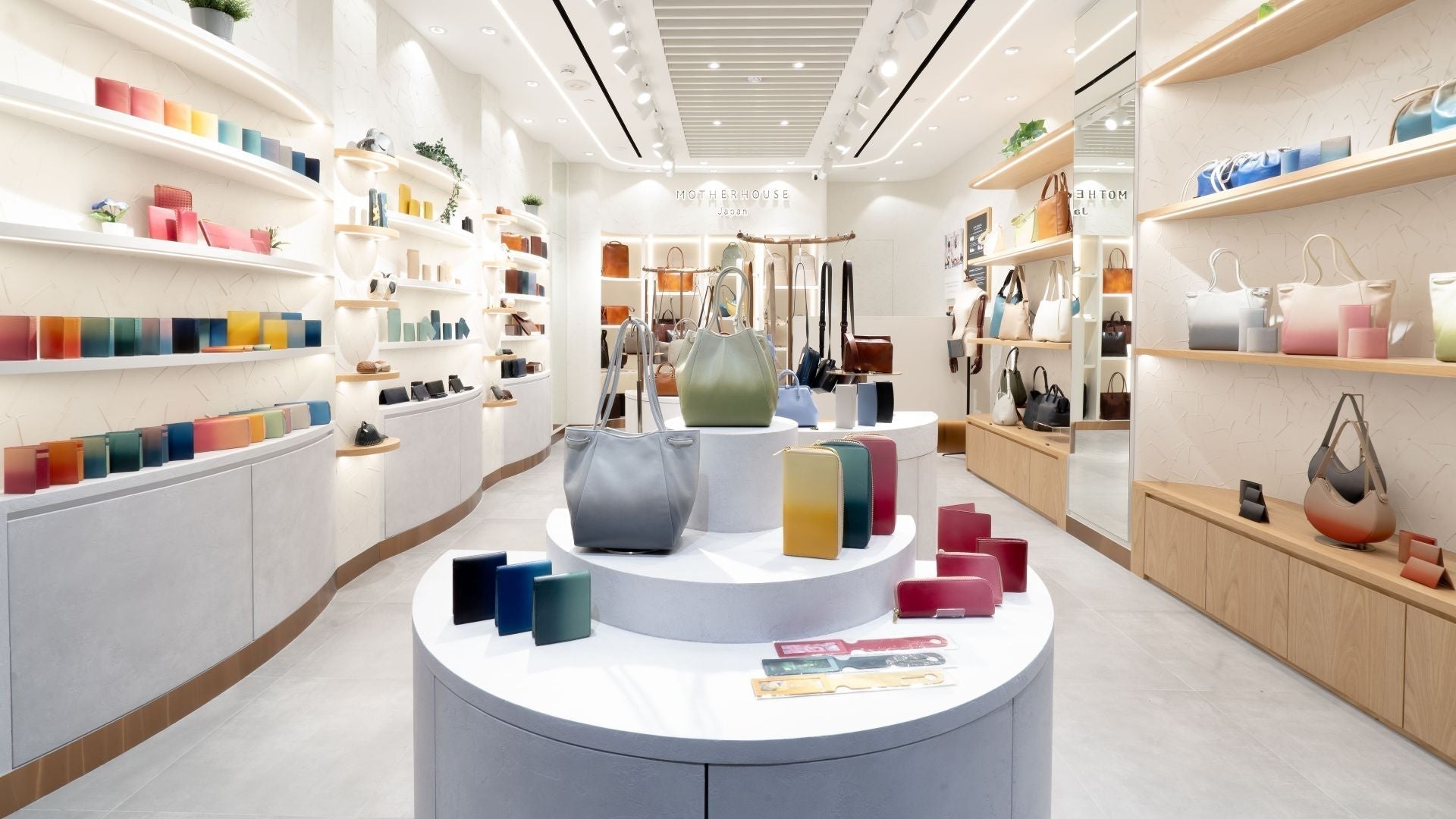 シンガポール中心地に3店舗目がオープン – マザーハウス 公式サイト