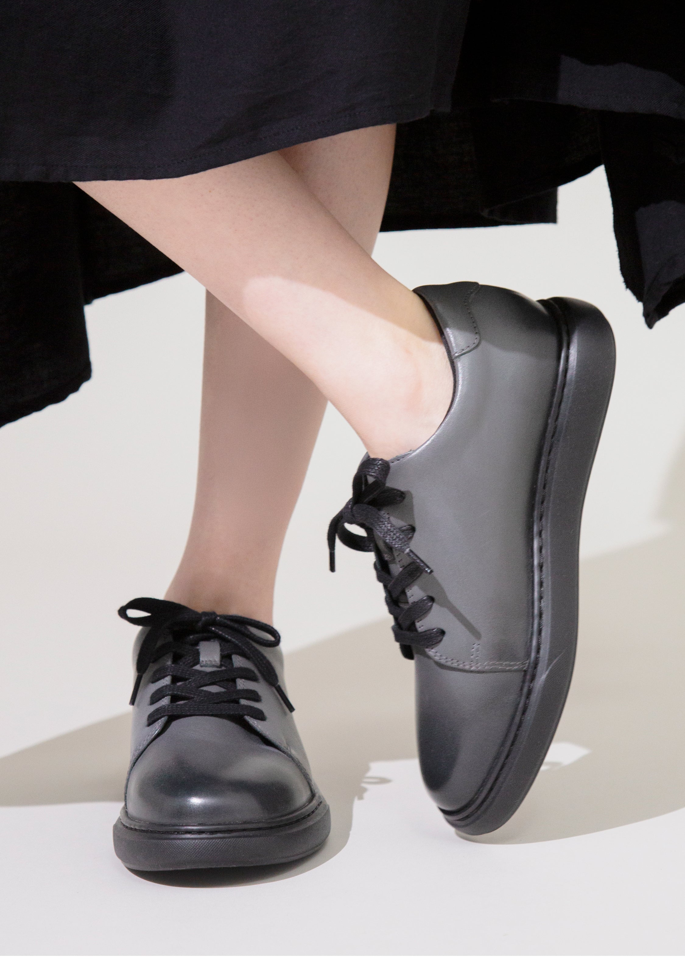 の*川様 マザーハウス　厚底グレー レースアップシューズ THE WALKER No.005 FLAT SOLE – マザーハウス 公式サイト