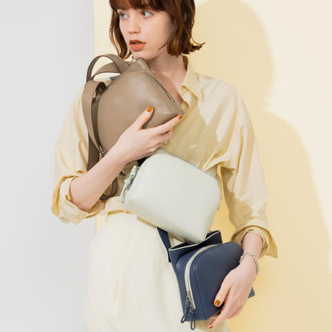 コントラストが目を惹く、ショルダーバッグ