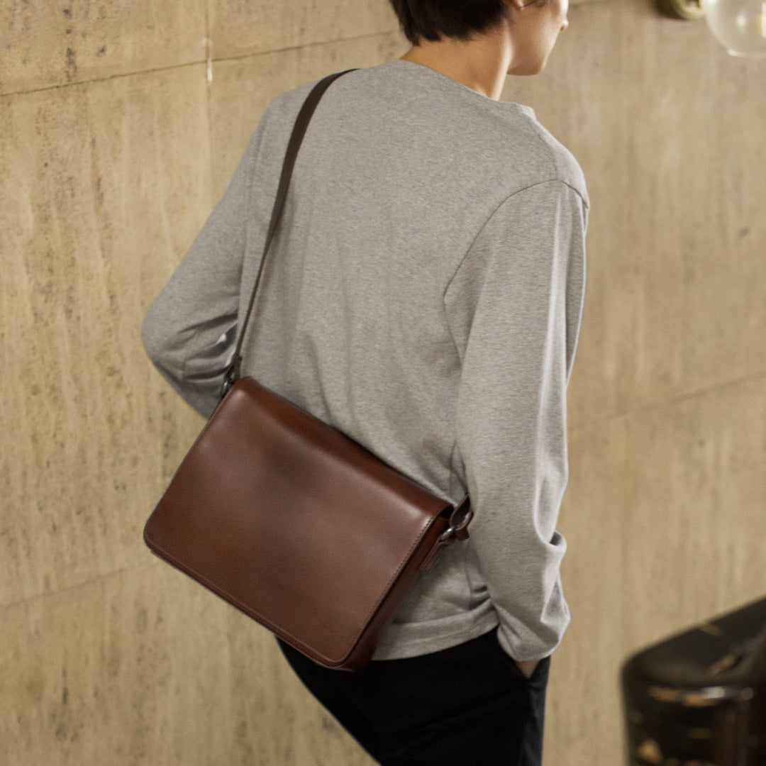 【美品】マザーハウス ザダン メッセンジャーバッグ ダークインディゴ ネイビー 美品】マザーハウス ザダン メッセンジャーバッグ ダーク
