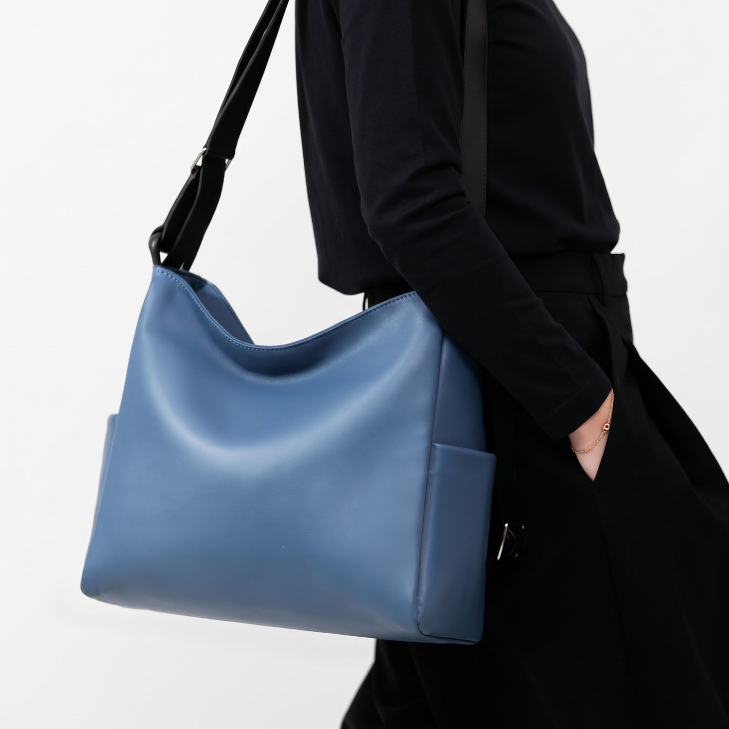 マザーハウス　ショルダーバッグ　リュック　2way　ヨゾラ　L　ネイビー Yozora 3 Way Bag M – マザーハウス 公式サイト