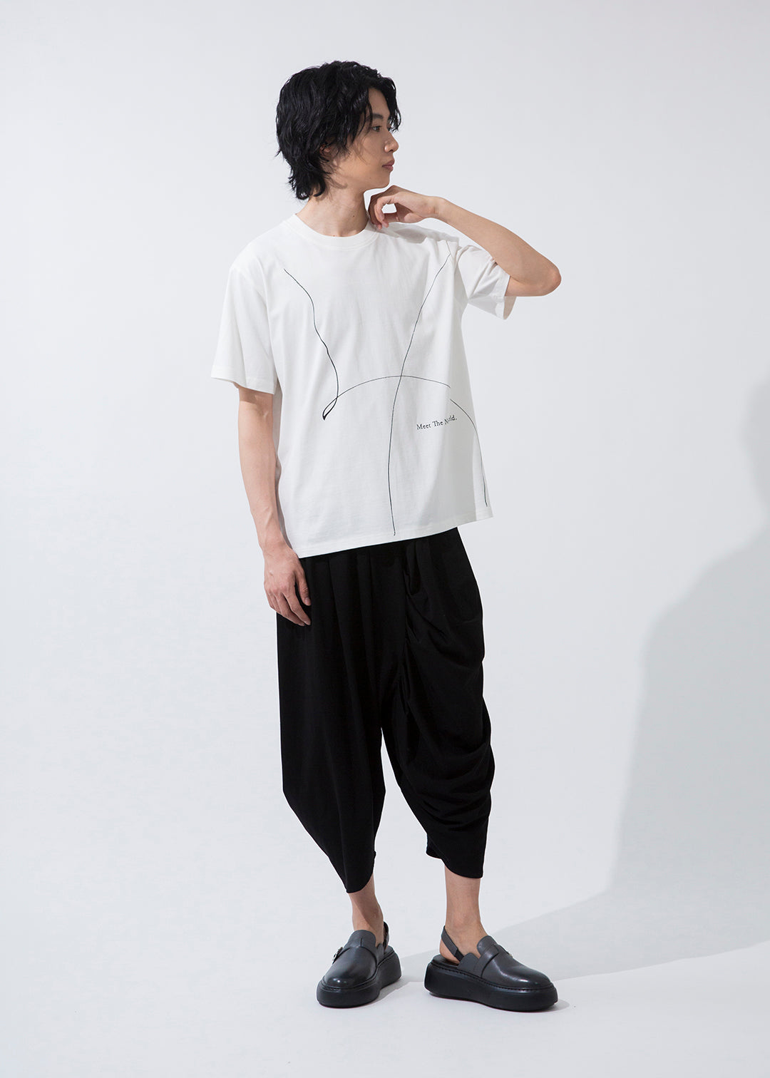 ''Meet The New World'' T-shirt