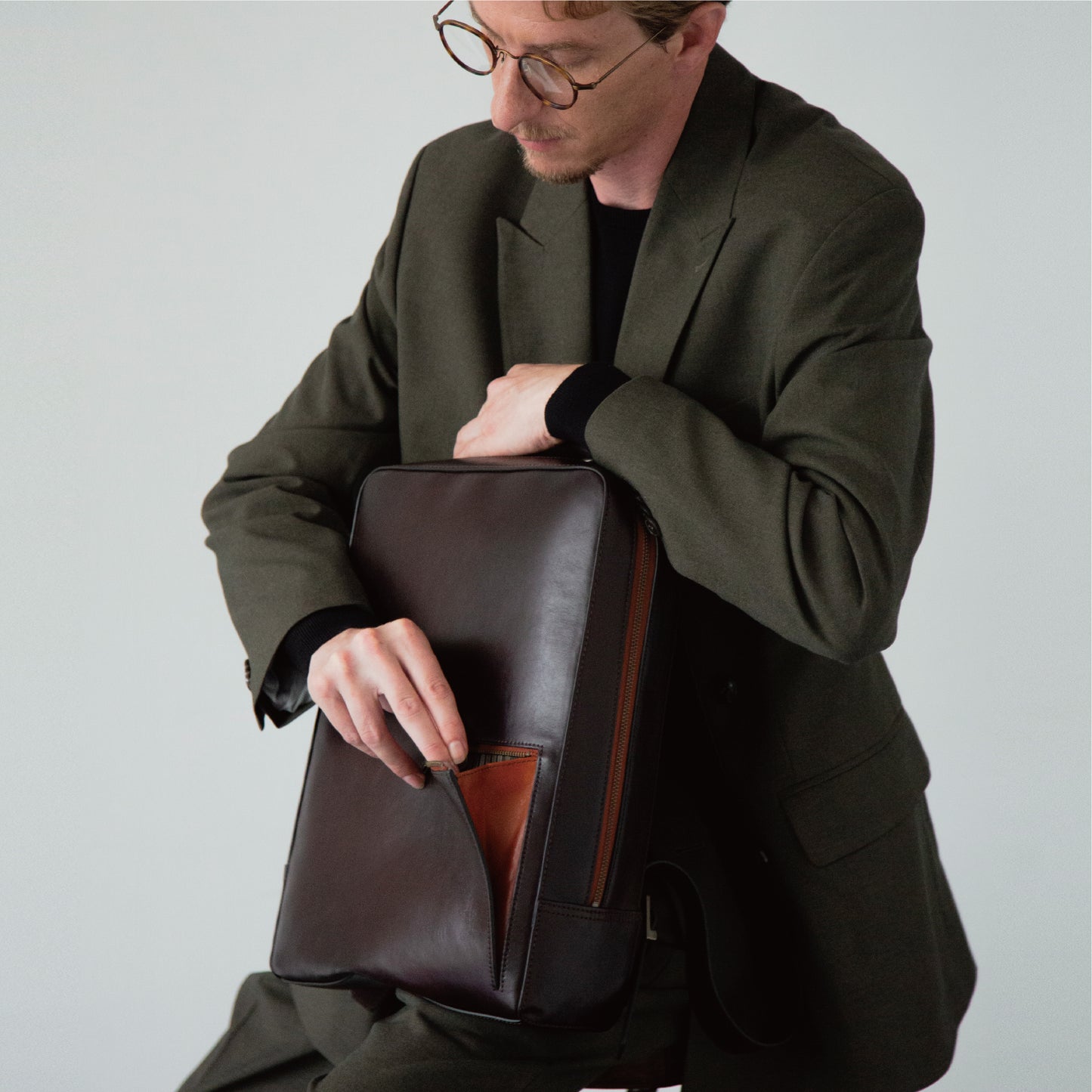 Antique Square Backpack Line Accent