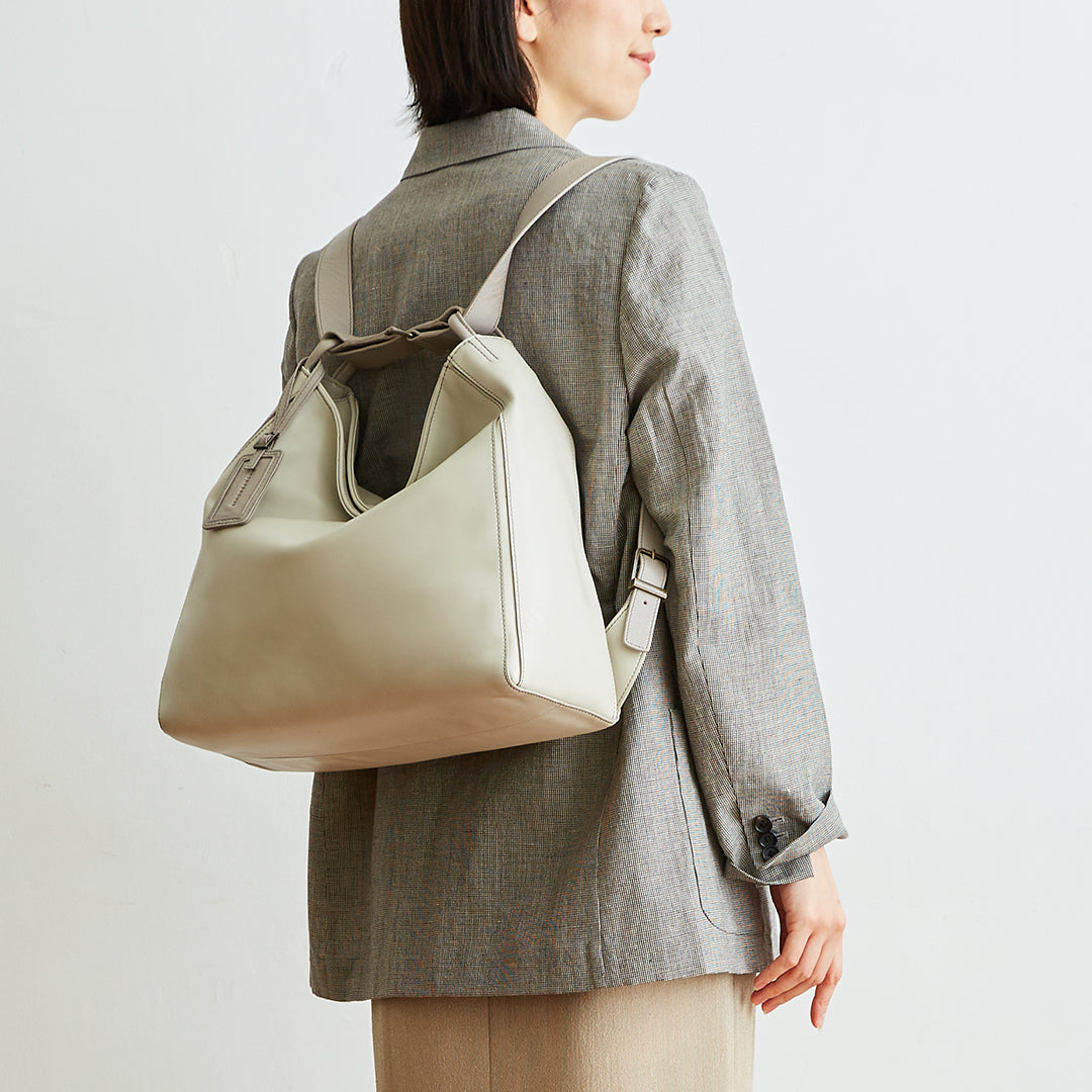 yozora 2 Way Bag L (Shiny) – マザーハウス 公式サイト