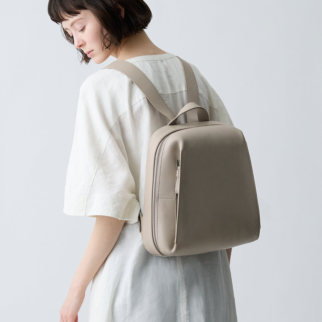 Kazematou Backpack M – マザーハウス 公式サイト