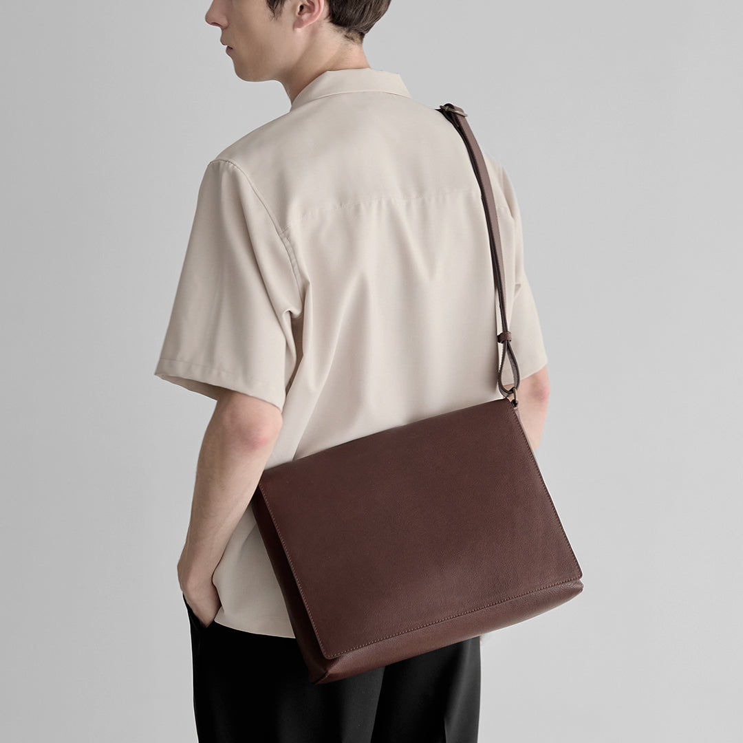 マザーハウス ショルダーバッグ 斜めがけ メッセンジャーバッグ ネイビー レザー K Small Shoulder – マザーハウス 公式サイト