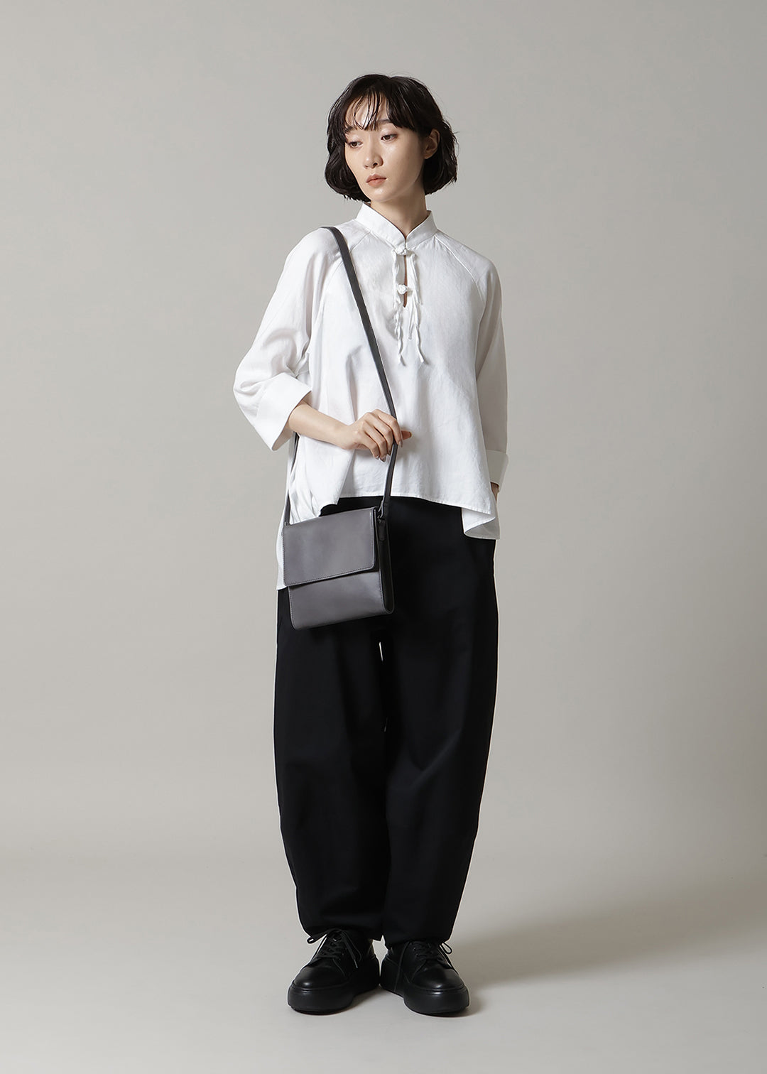 Kaname Antique Square Shoulder