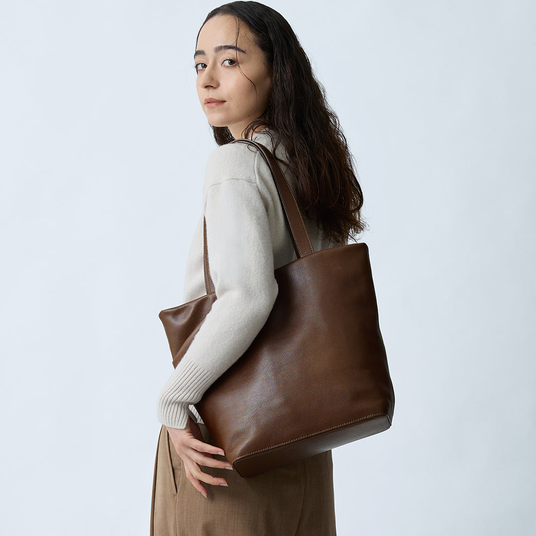 Fluid Tote M