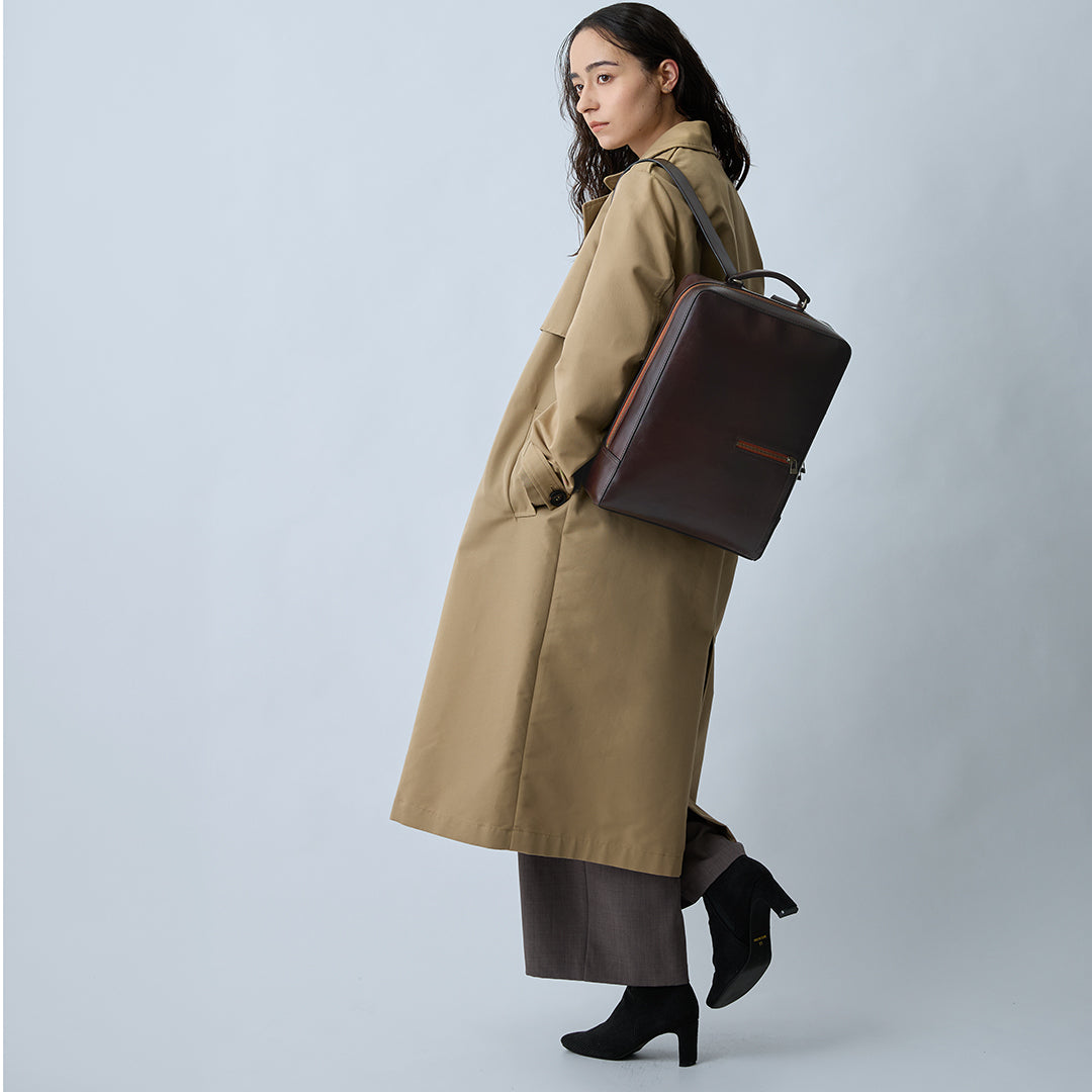 Antique Square Backpack Line Accent