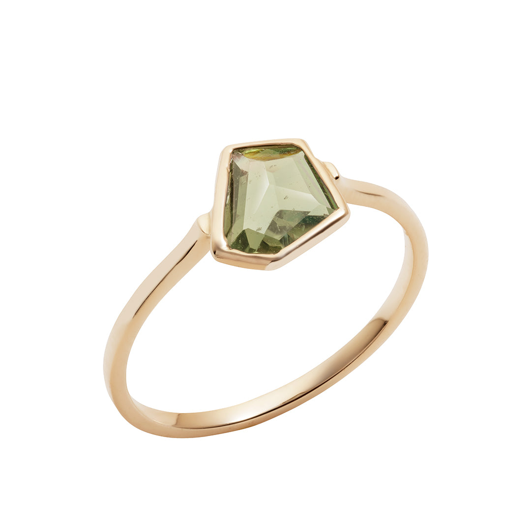 Pale Fancy Sapphire リング