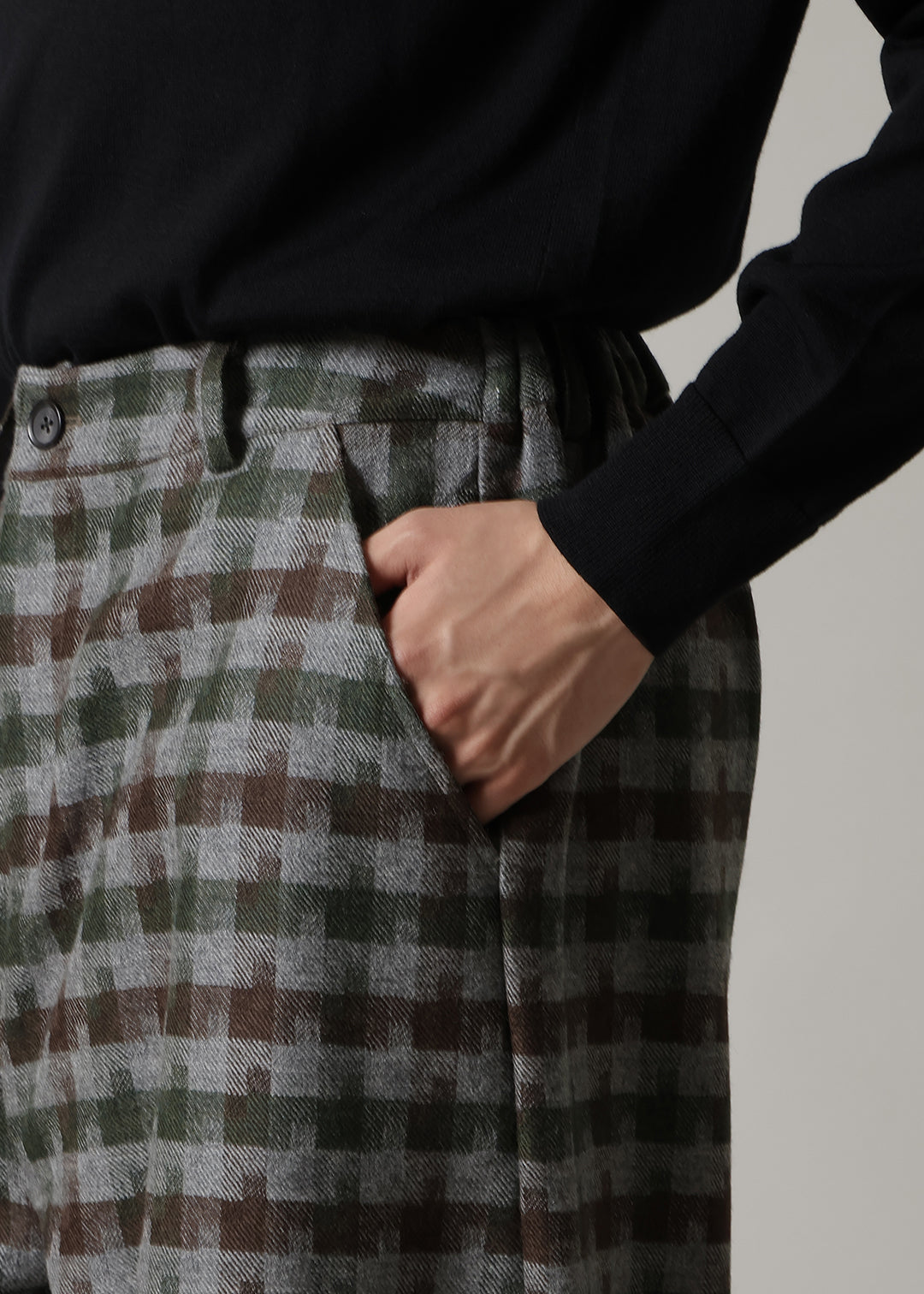 Nomad Knee Tuck Pants Scotsman