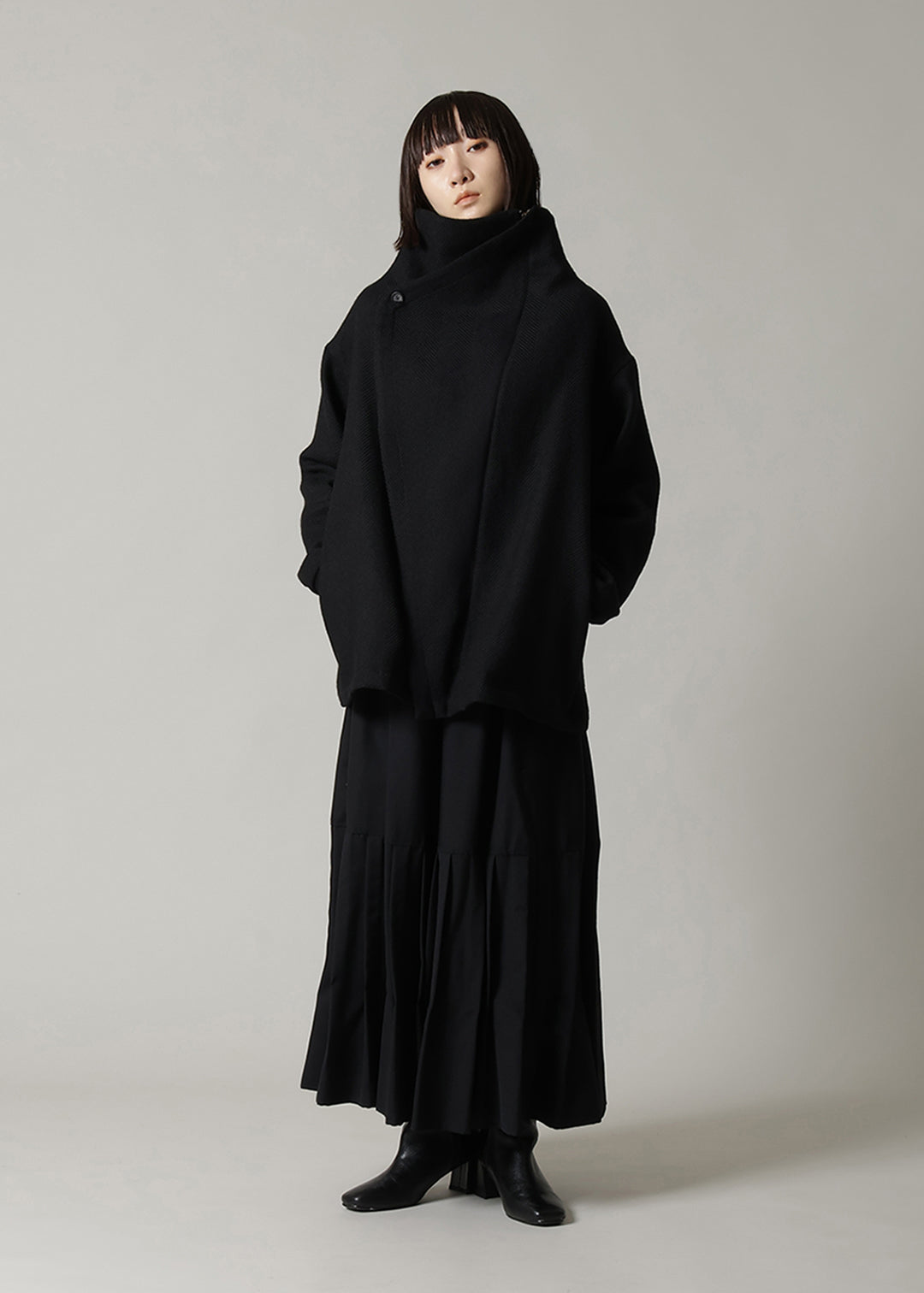 Nomad High Neck Drape BZ Modura