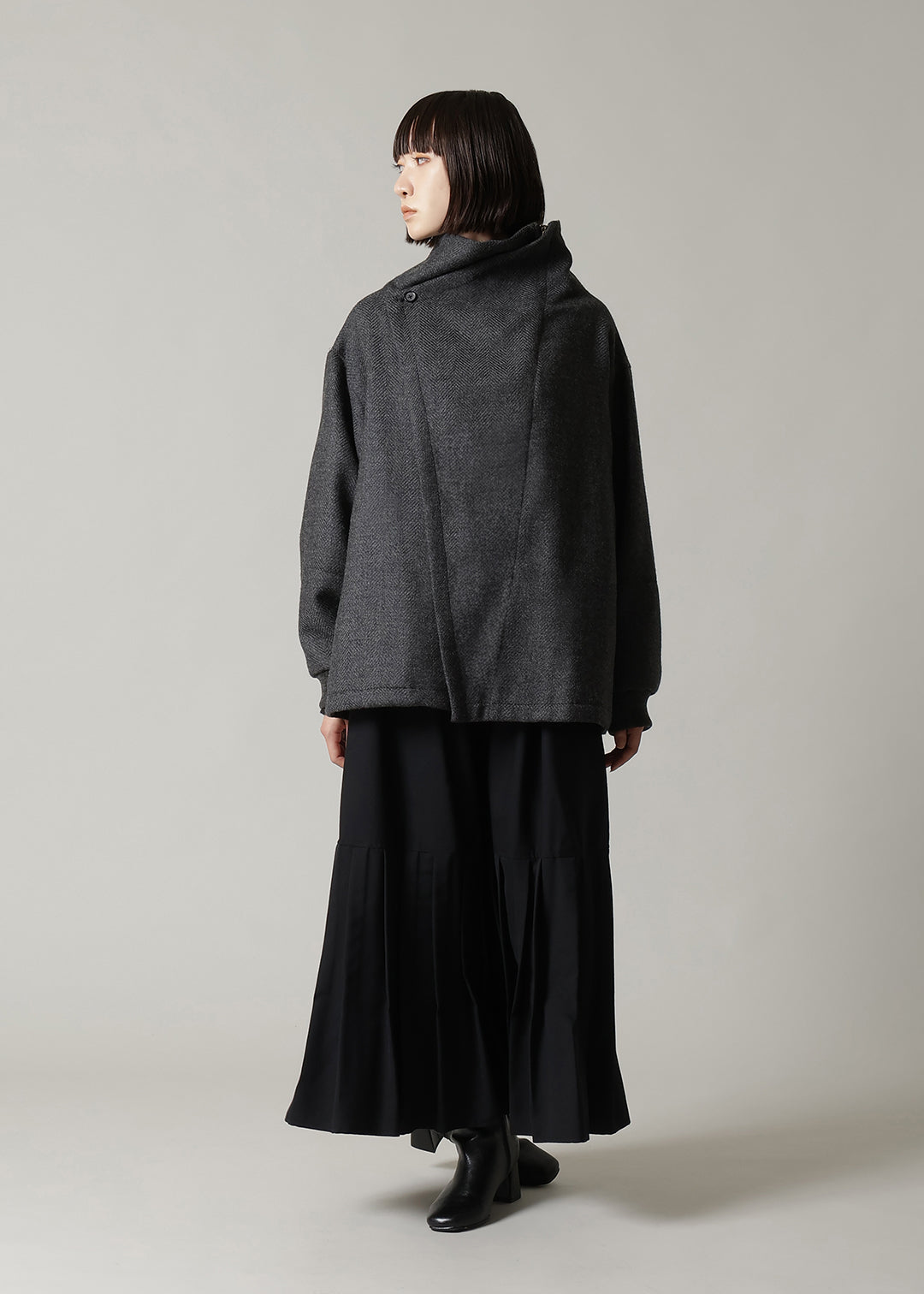 Nomad High Neck Drape BZ Modura