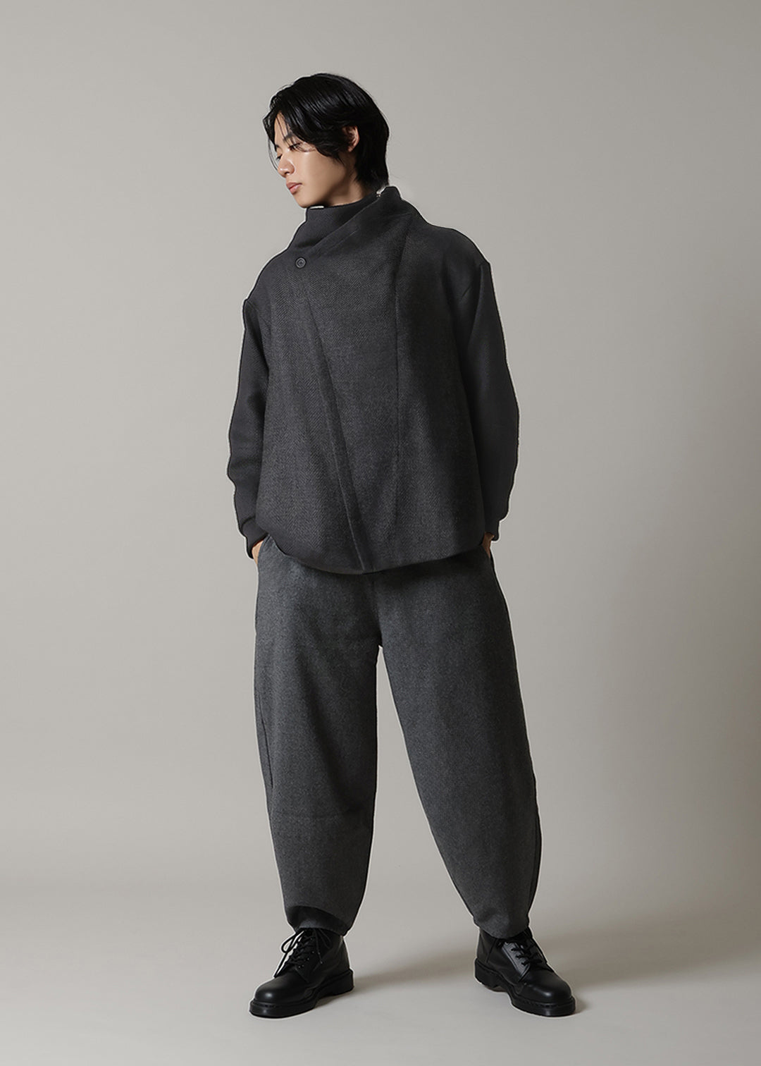 Nomad High Neck Drape BZ Modura