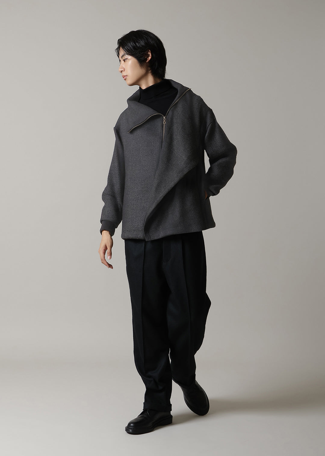 Nomad High Neck Drape BZ Modura