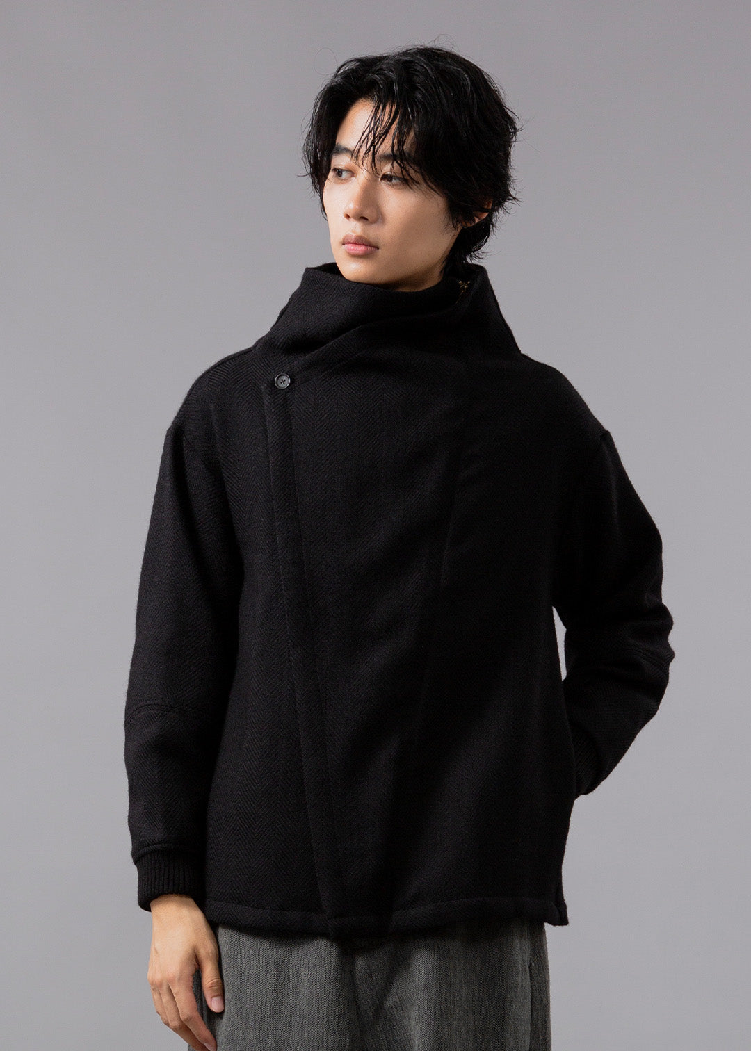 Nomad High Neck Drape BZ Modura