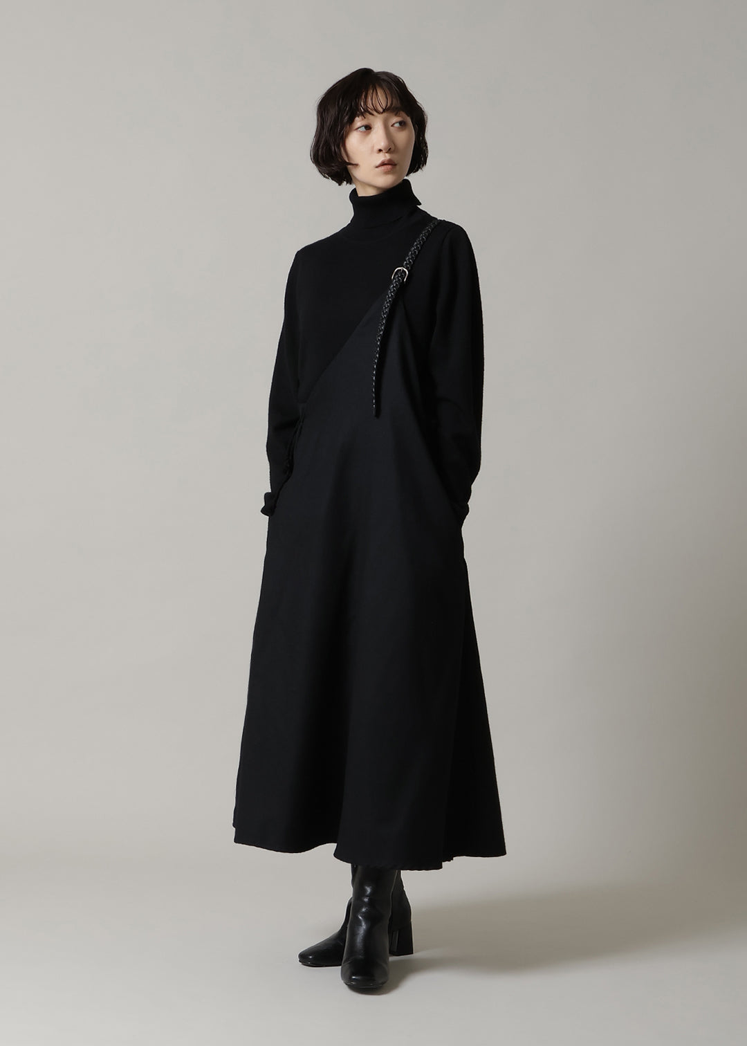 Xing Triangle One-piece Ornello