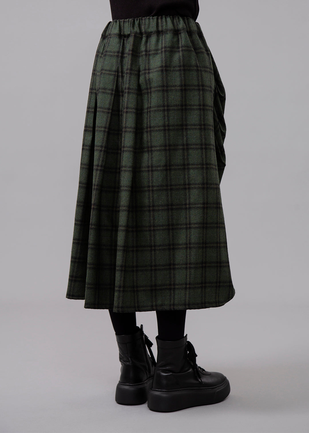 Sculpted Drape Tuck SK Winterella