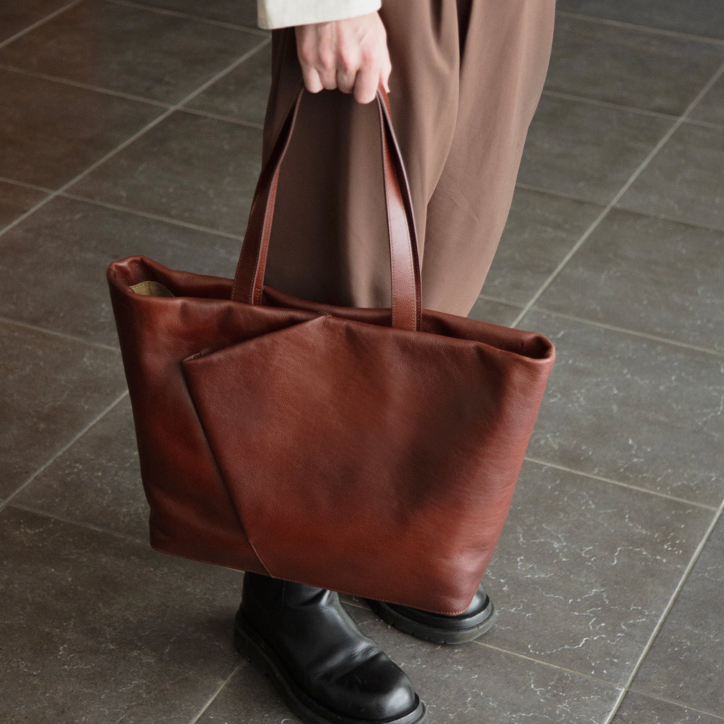 Fluid Tote L